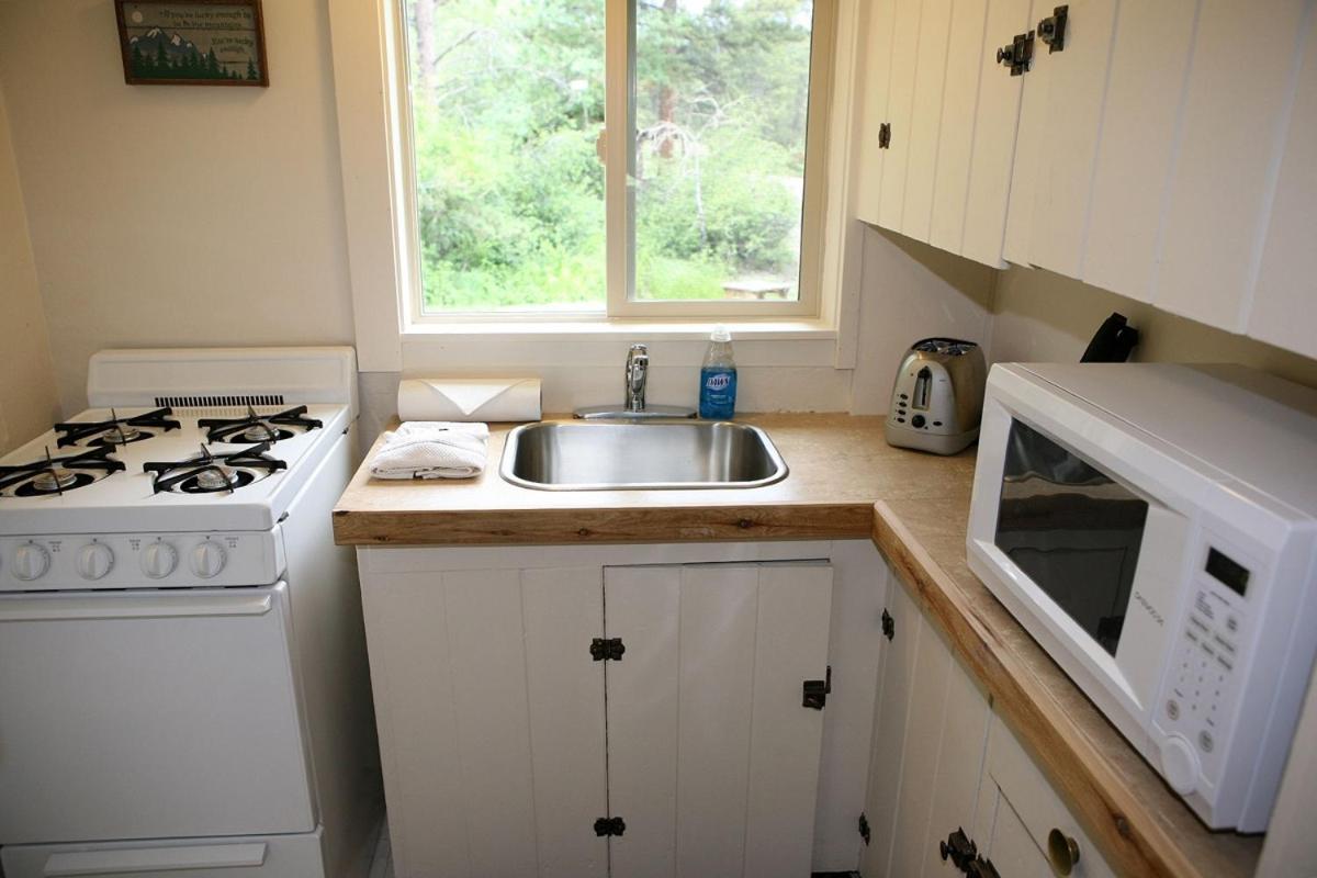 אסטס פארק Triple R Cottages- 5 Cabin מראה חיצוני תמונה