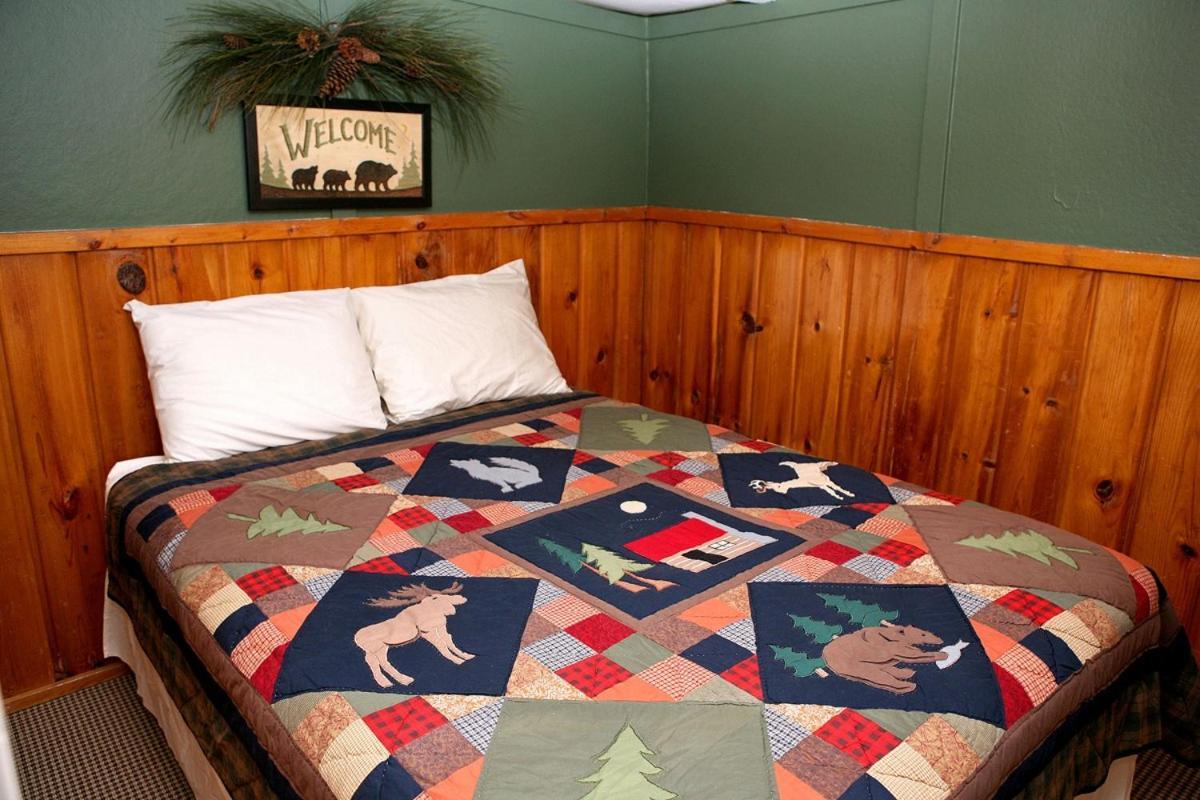 אסטס פארק Triple R Cottages- 5 Cabin מראה חיצוני תמונה